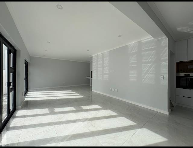 5 BEDROOM HOUSE FOR SALE IN SANDOWN